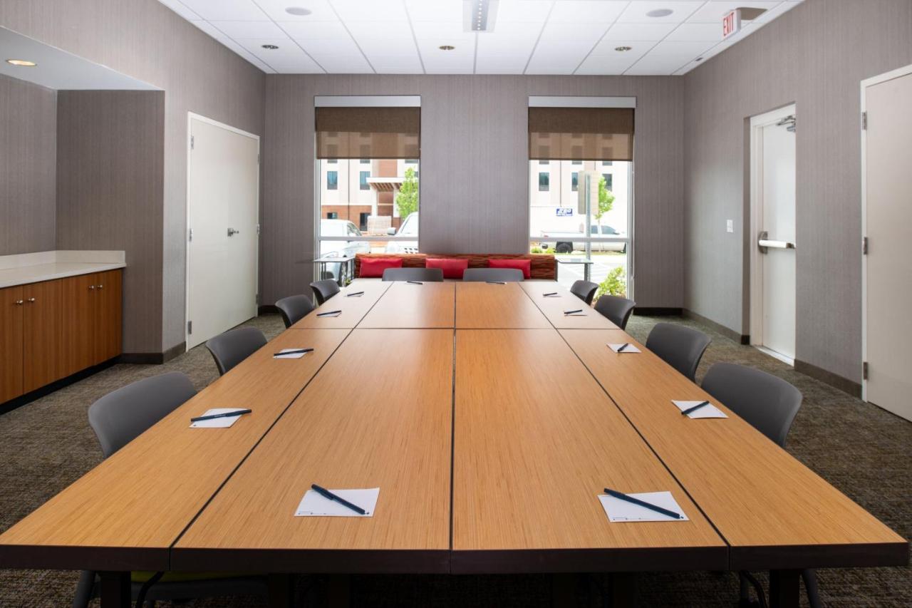 Springhill Suites By Marriott Greensboro Airport Bagian luar foto