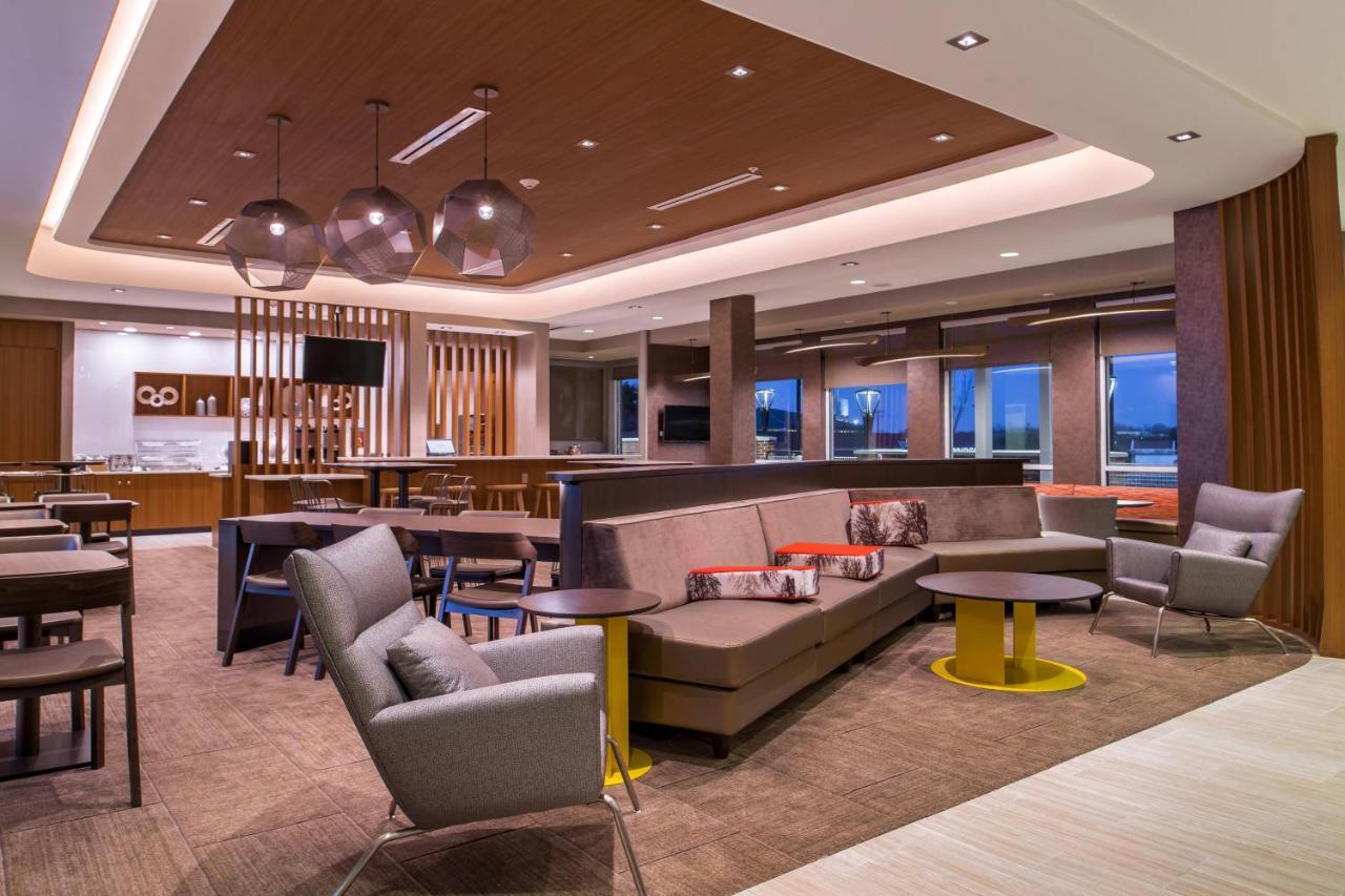 Springhill Suites By Marriott Greensboro Airport Bagian luar foto